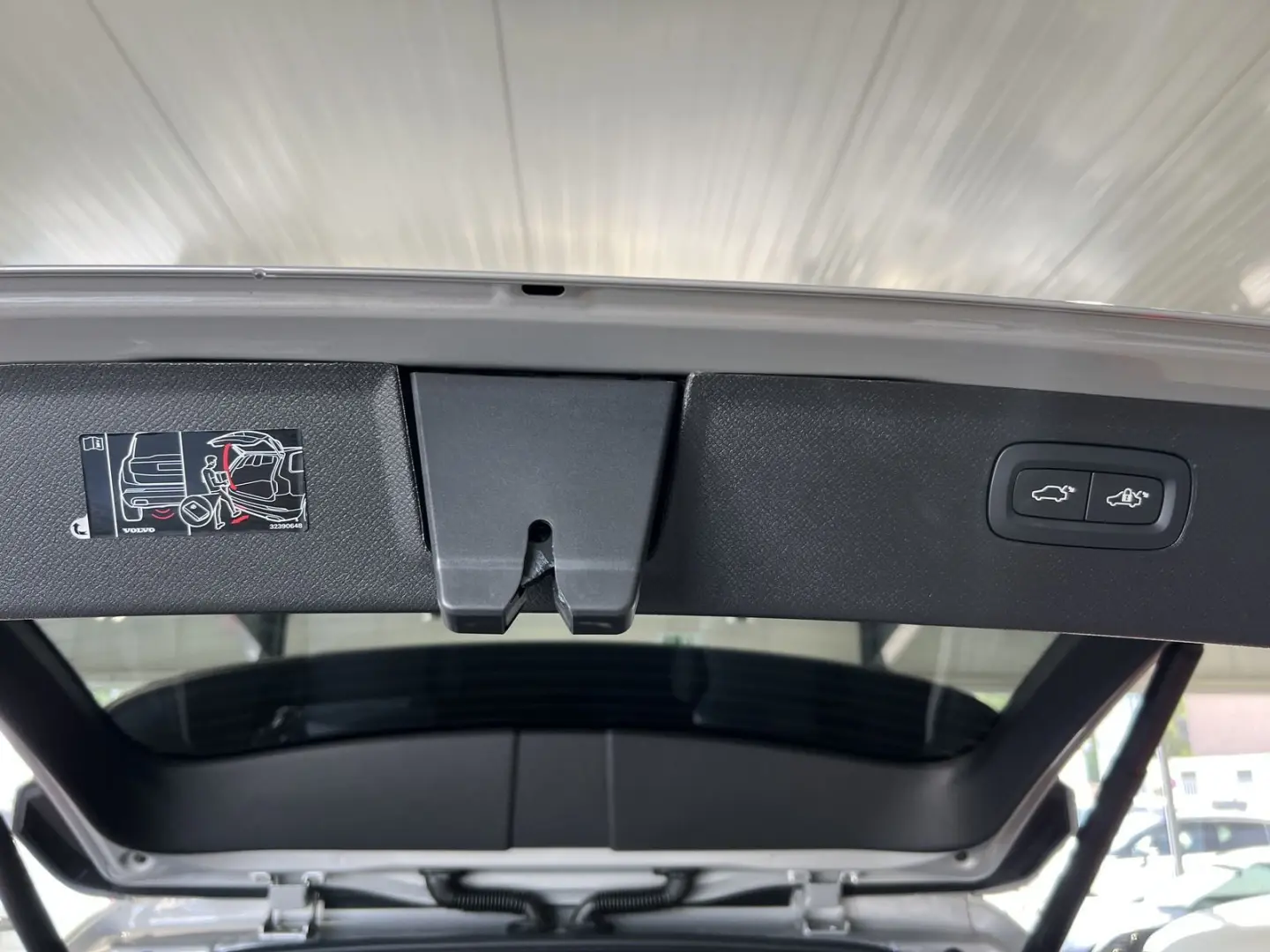 XC90 T8 Ultra Dark Recharge AWD FourC AHK 22Zoll