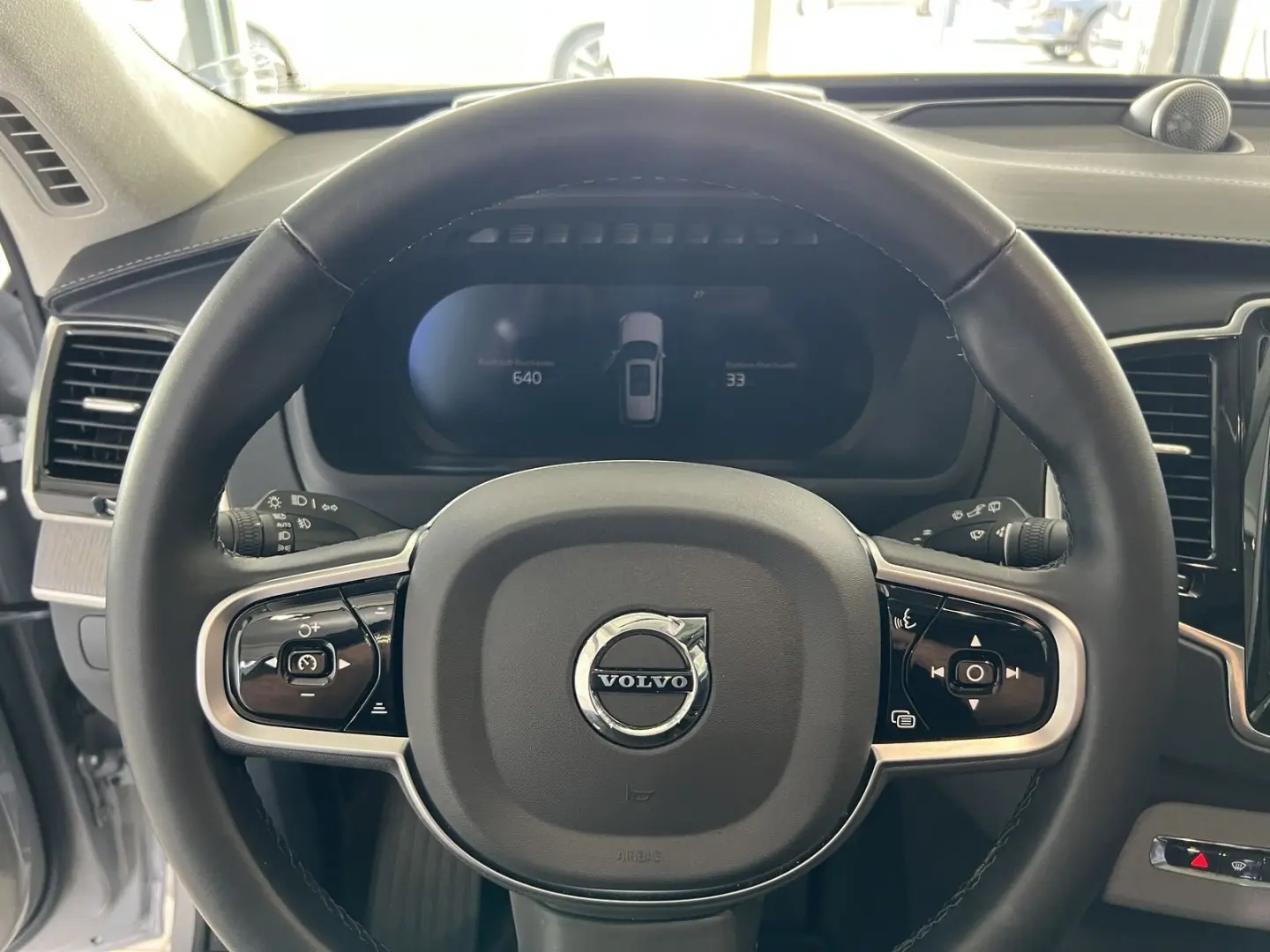 XC90 T8 Ultra Dark Recharge AWD FourC AHK 22Zoll