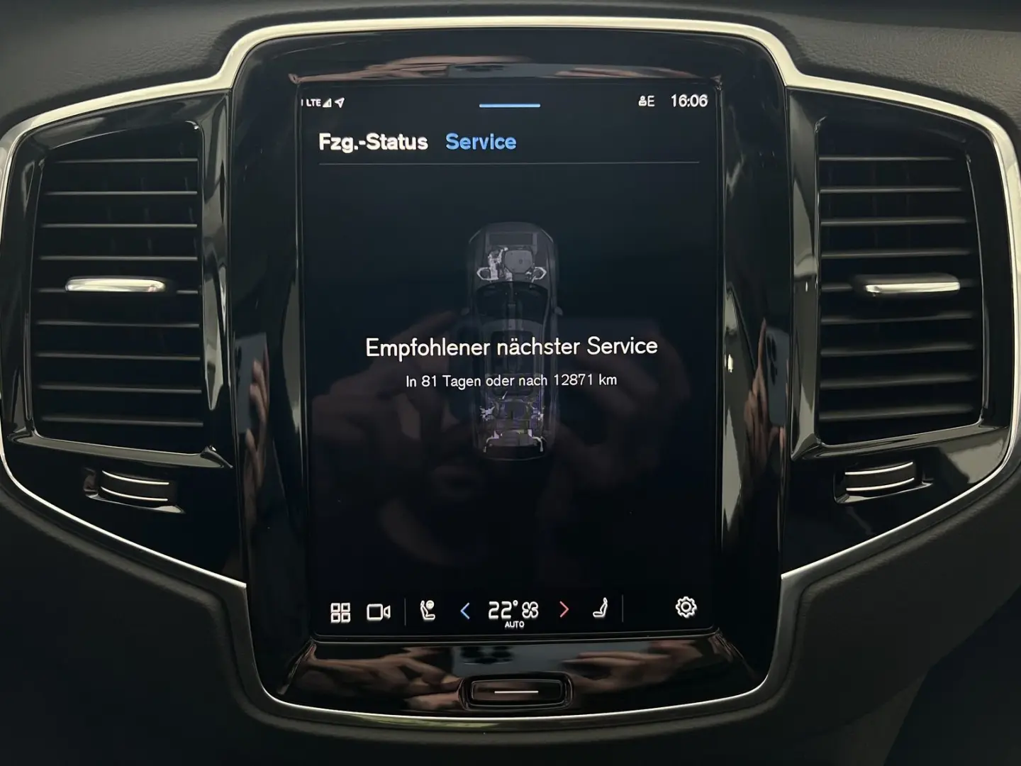 XC90 T8 Ultra Dark Recharge AWD FourC AHK 22Zoll