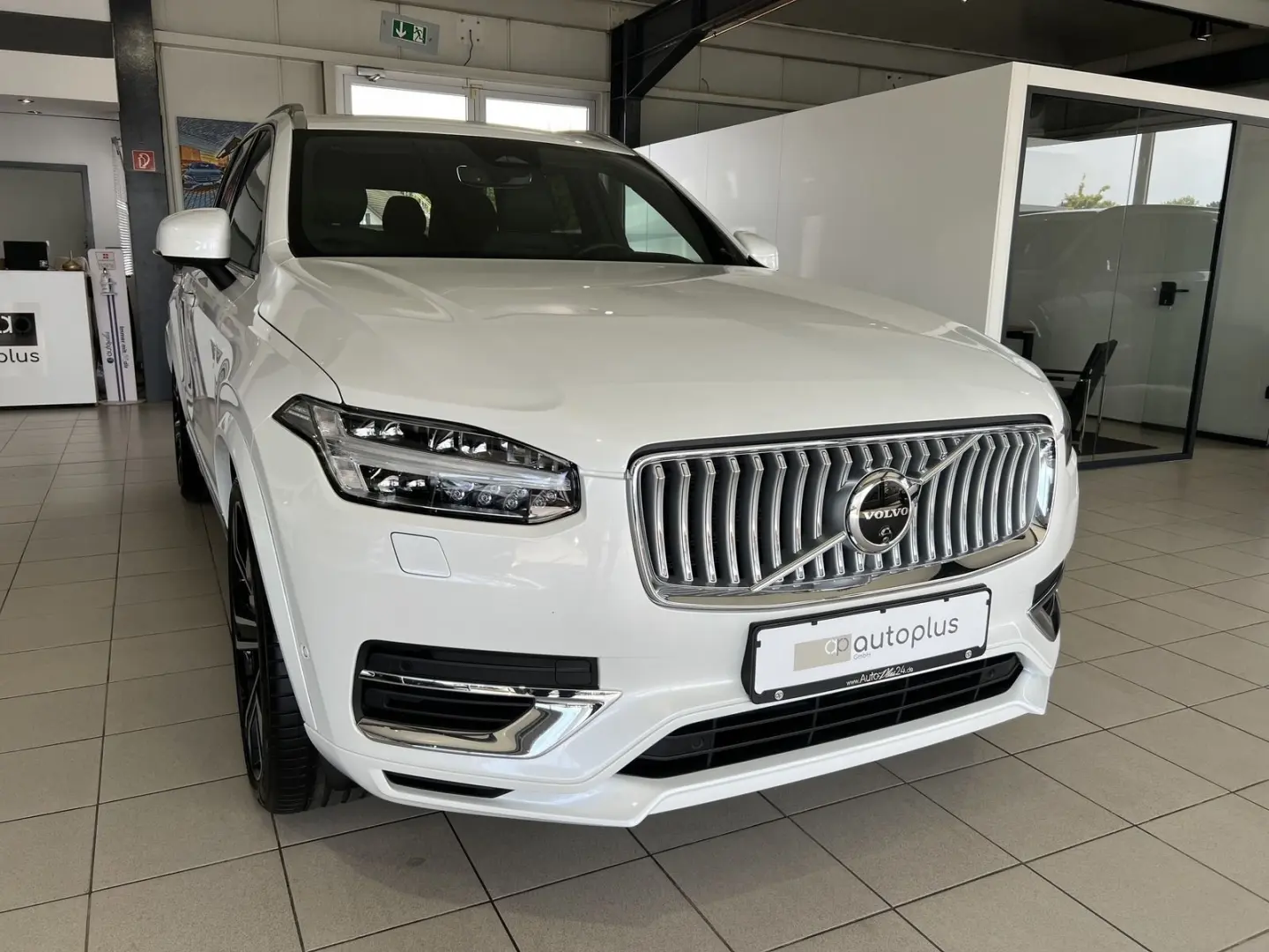XC90 T8 Plus Bright Recharge AWD FourC AHK B&W