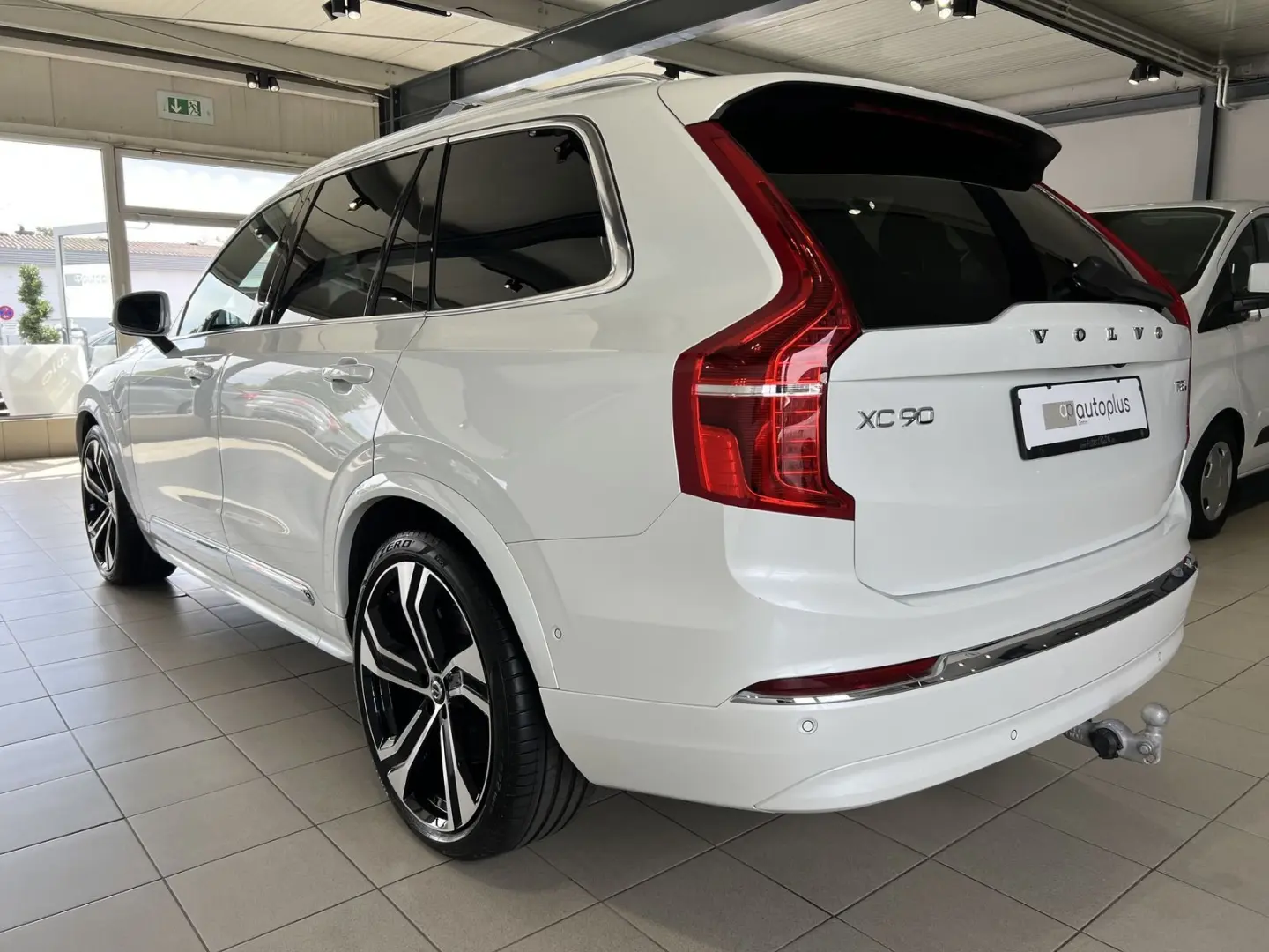 XC90 T8 Plus Bright Recharge AWD FourC AHK B&W