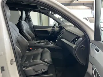 XC90 T8 Plus Bright Recharge AWD FourC AHK B&W