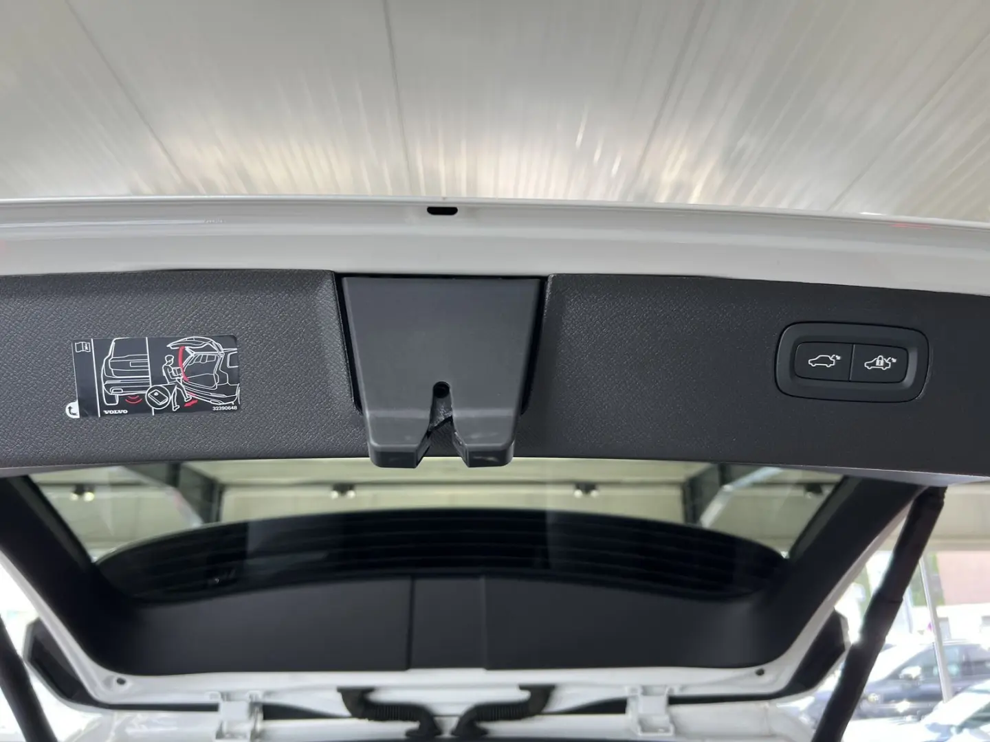 XC90 T8 Plus Bright Recharge AWD FourC AHK B&W