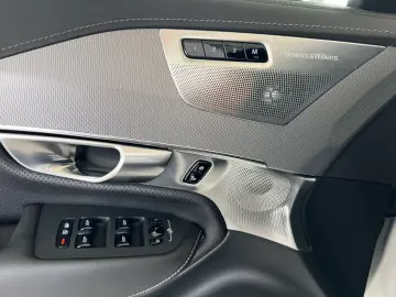 XC90 T8 Plus Bright Recharge AWD FourC AHK B&W