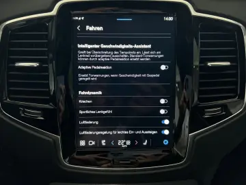 XC90 T8 Plus Bright Recharge AWD FourC AHK B&W