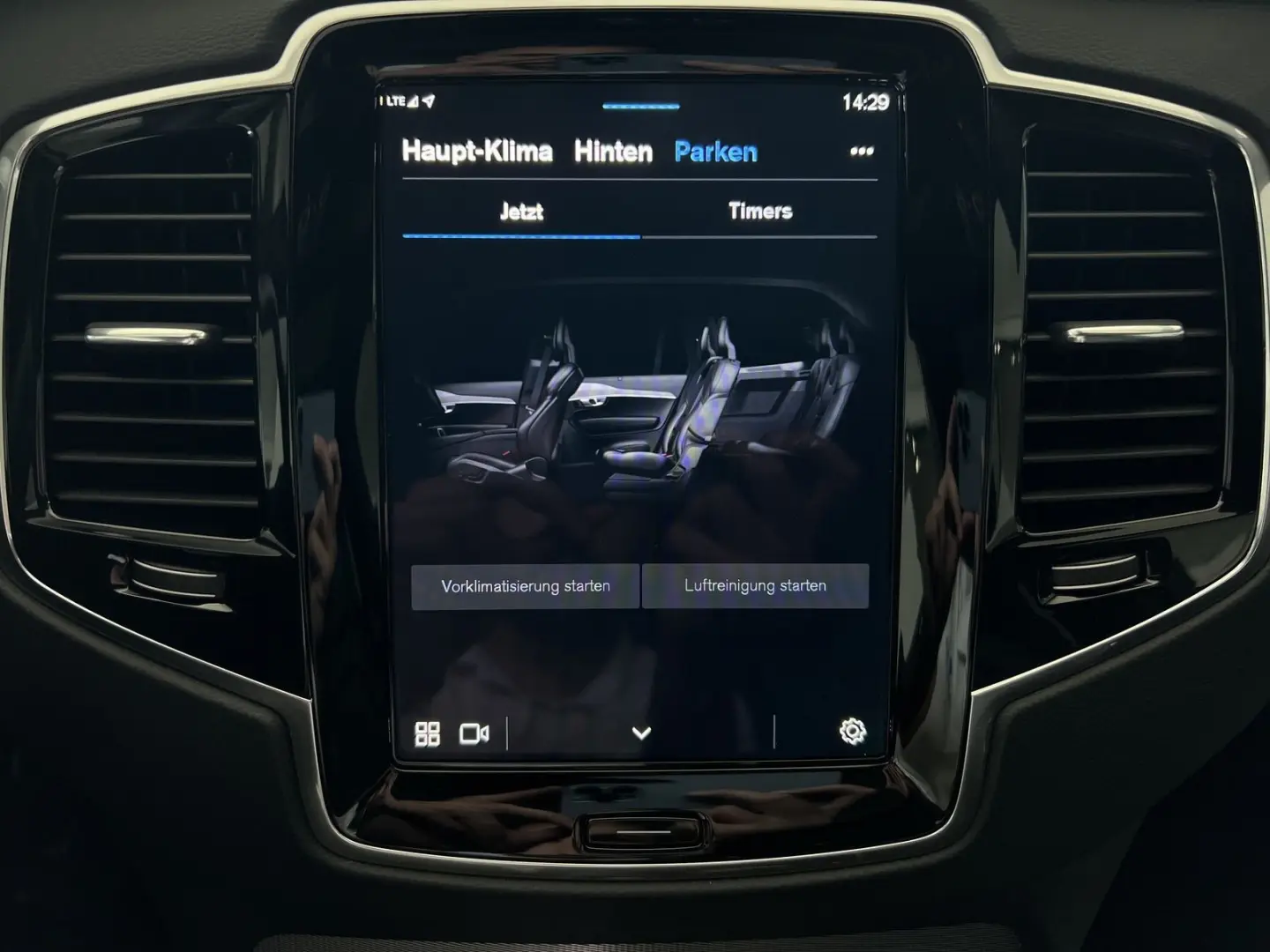 XC90 T8 Plus Bright Recharge AWD FourC AHK B&W