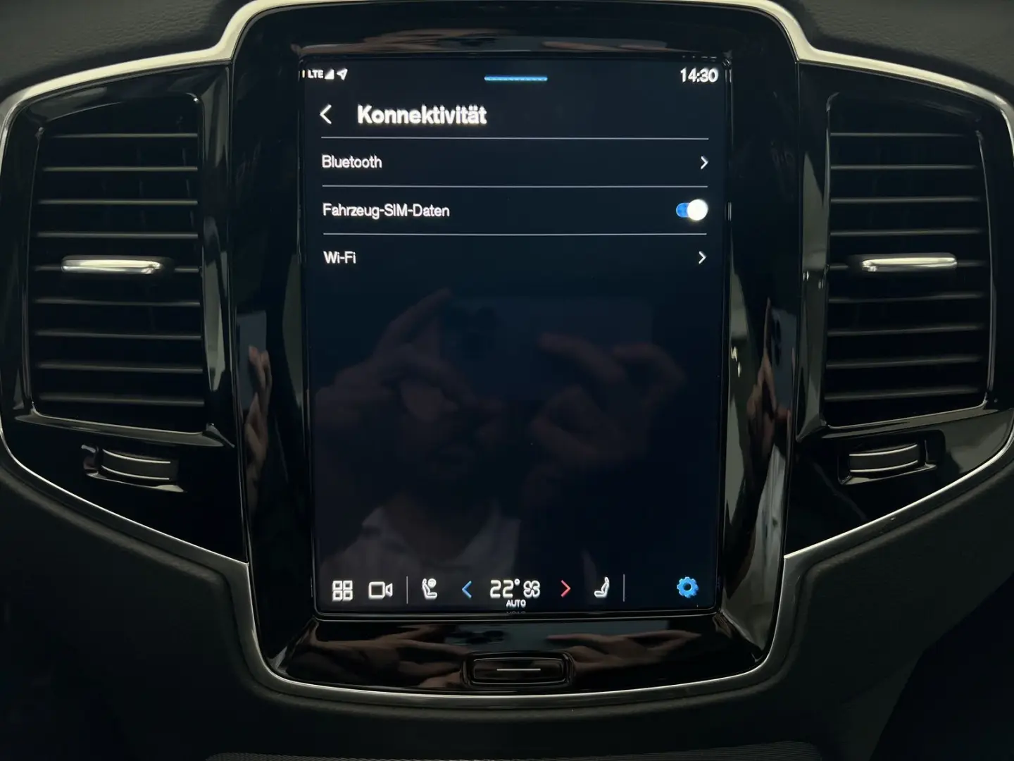 XC90 T8 Plus Bright Recharge AWD FourC AHK B&W