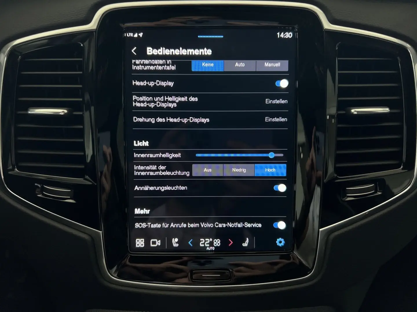 XC90 T8 Plus Bright Recharge AWD FourC AHK B&W