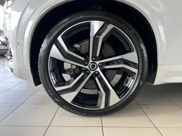 XC90 T8 Plus Bright Recharge AWD FourC AHK B&W