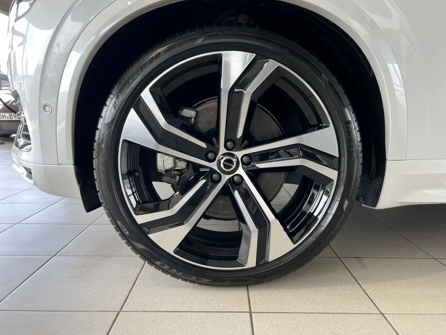XC90 T8 Plus Bright Recharge AWD FourC AHK B&W