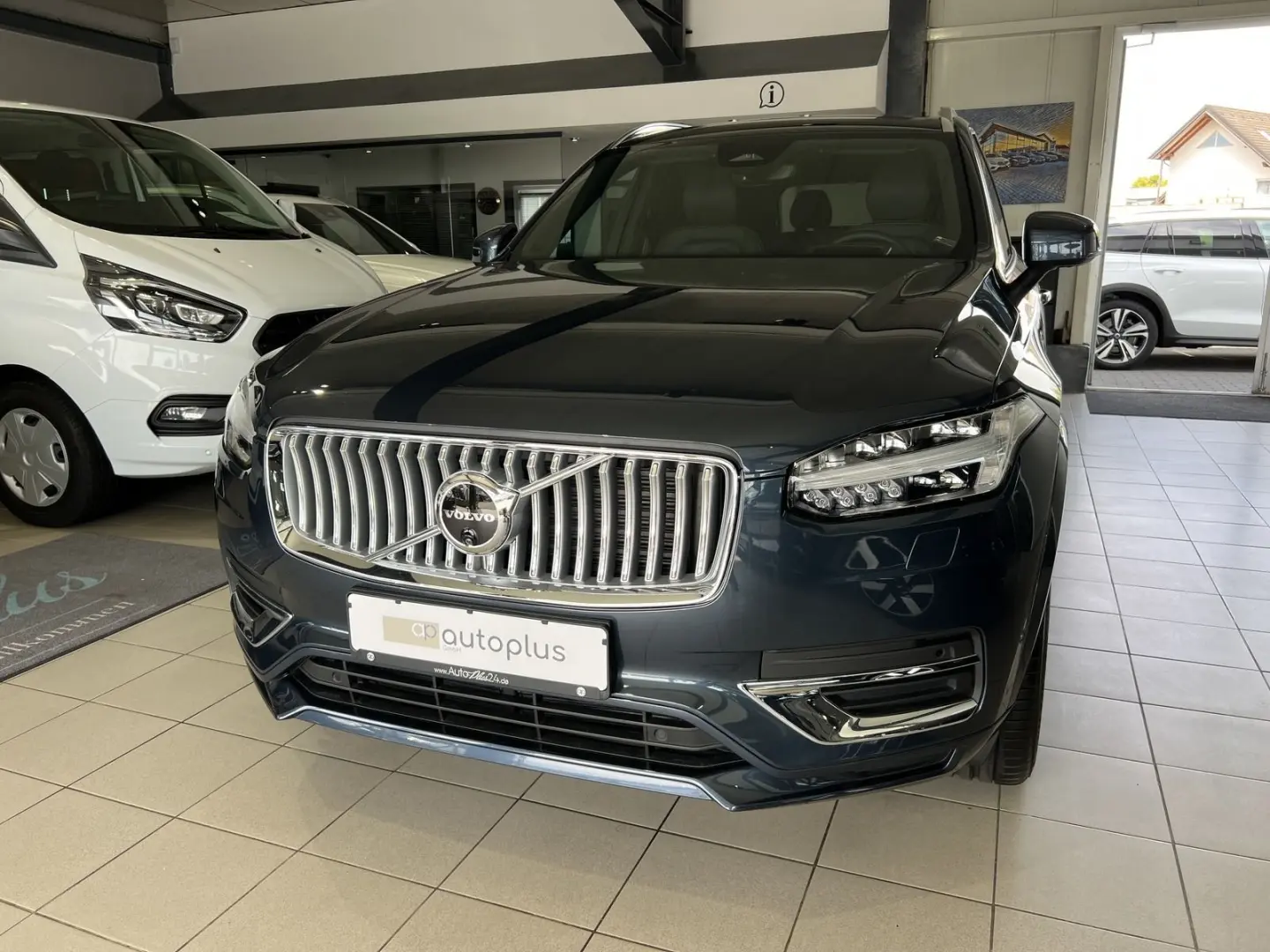 XC90 T8 Plus Bright Recharge AWD FourC AHK B&W
