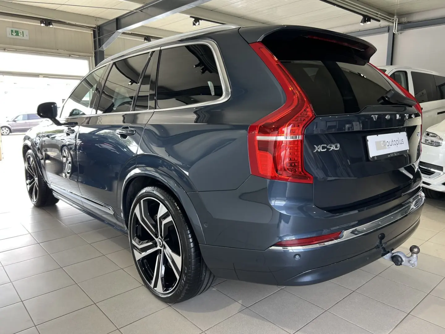 XC90 T8 Plus Bright Recharge AWD FourC AHK B&W