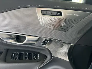 XC90 T8 Plus Bright Recharge AWD FourC AHK B&W
