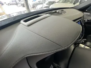 XC90 T8 Plus Bright Recharge AWD FourC AHK B&W