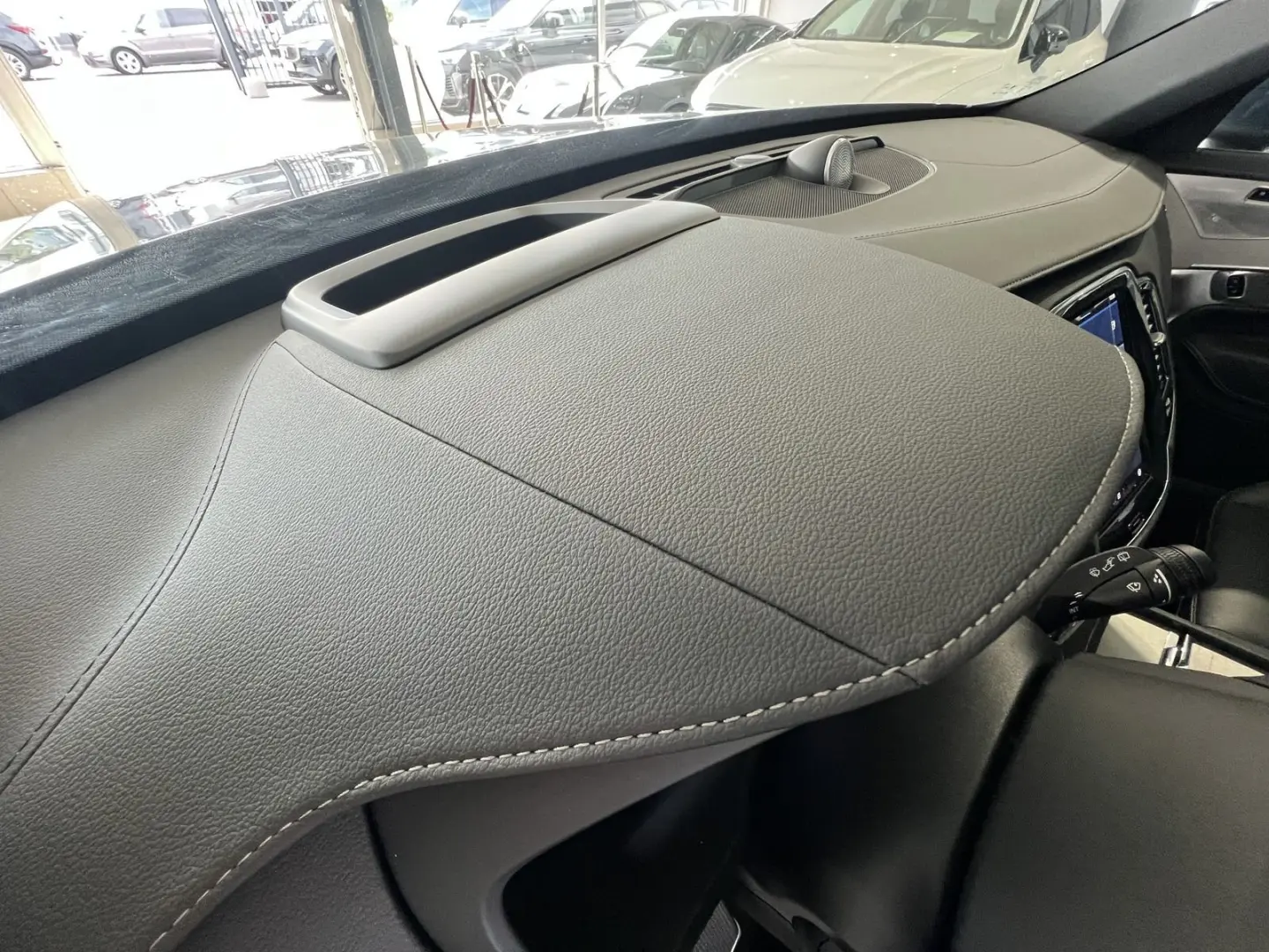 XC90 T8 Plus Bright Recharge AWD FourC AHK B&W