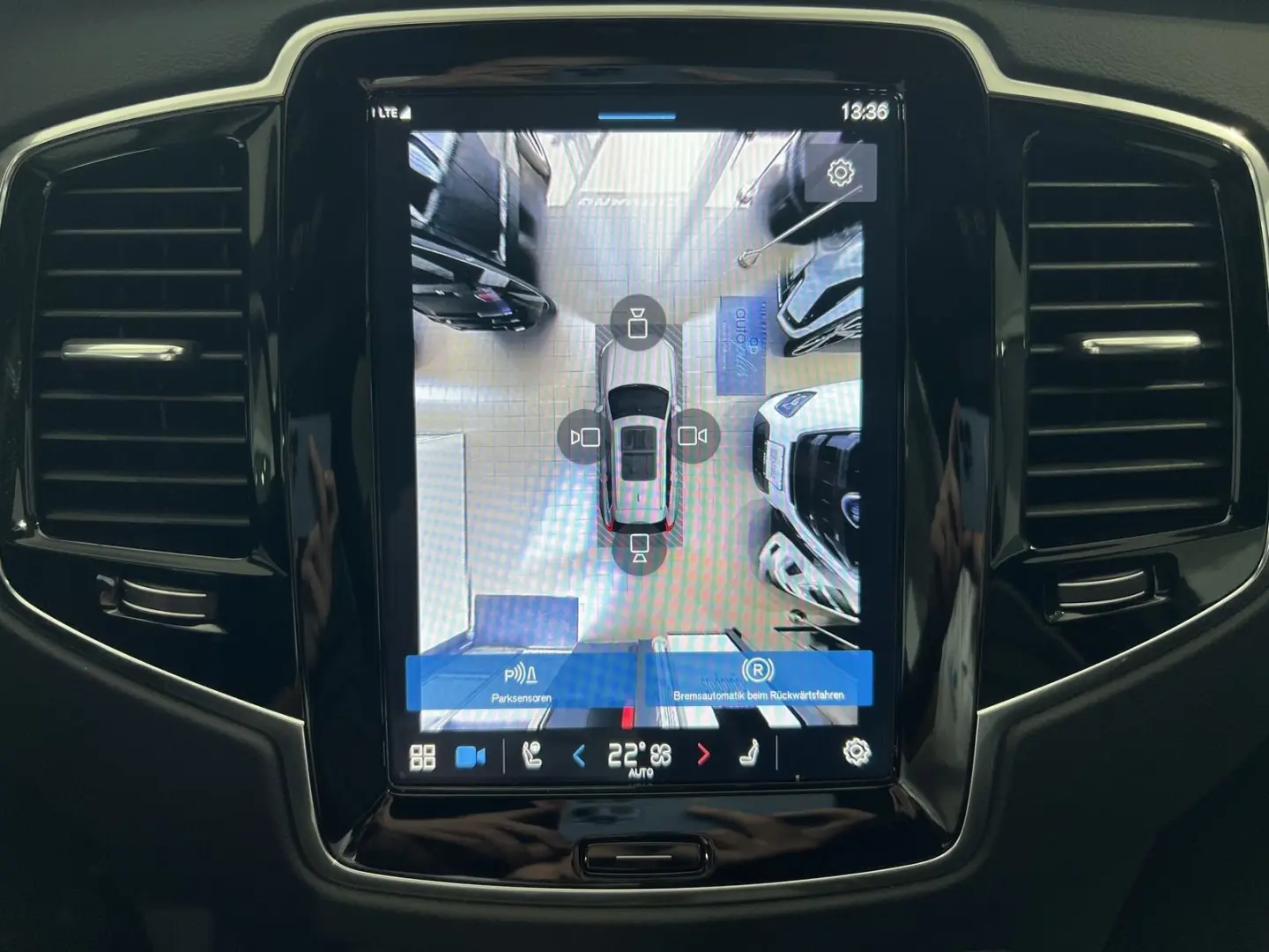 XC90 T8 Plus Bright Recharge AWD FourC AHK B&W