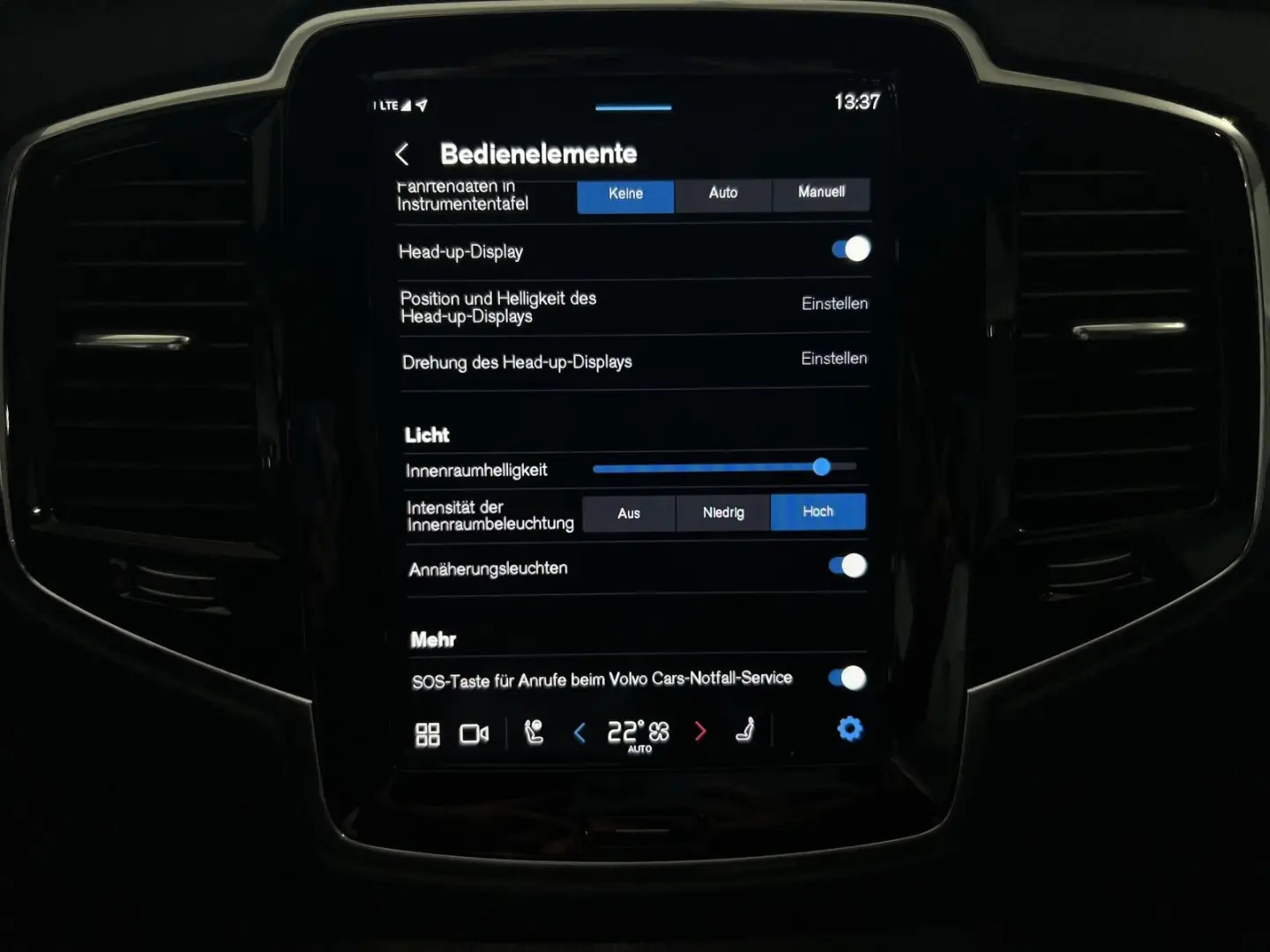 XC90 T8 Plus Bright Recharge AWD FourC AHK B&W