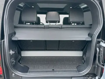 Defender 90 D300 X-Dynamic SE BLACK PACK/SHD/AHK