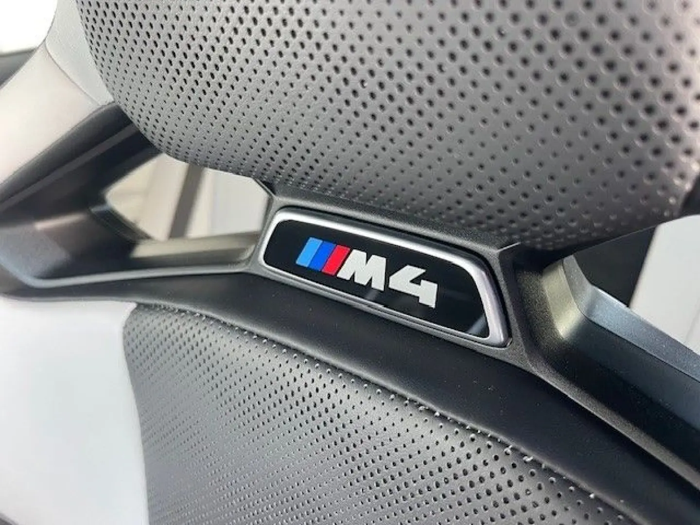 M4 Competition iA Coupe Sportpaket HUD AD Navi L