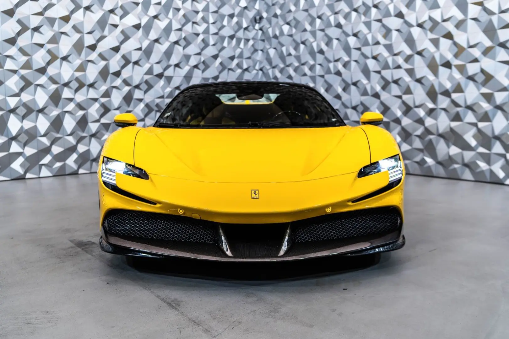 SF90 Spider Giallo Modena