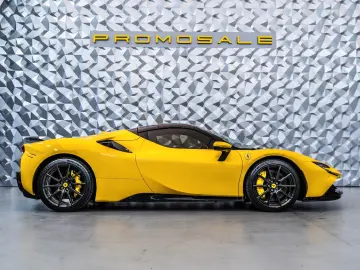 SF90 Spider Giallo Modena