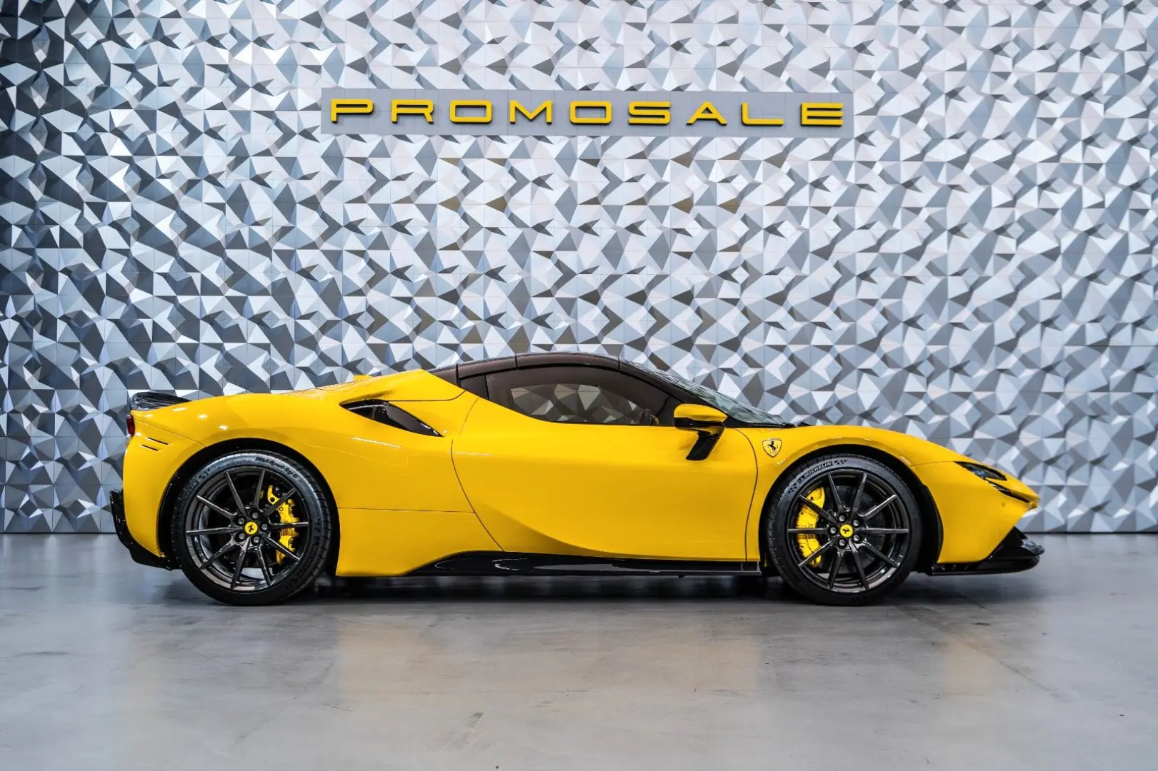 SF90 Spider Giallo Modena
