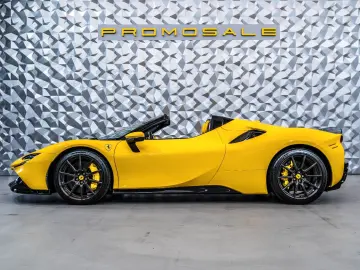 SF90 Spider Giallo Modena