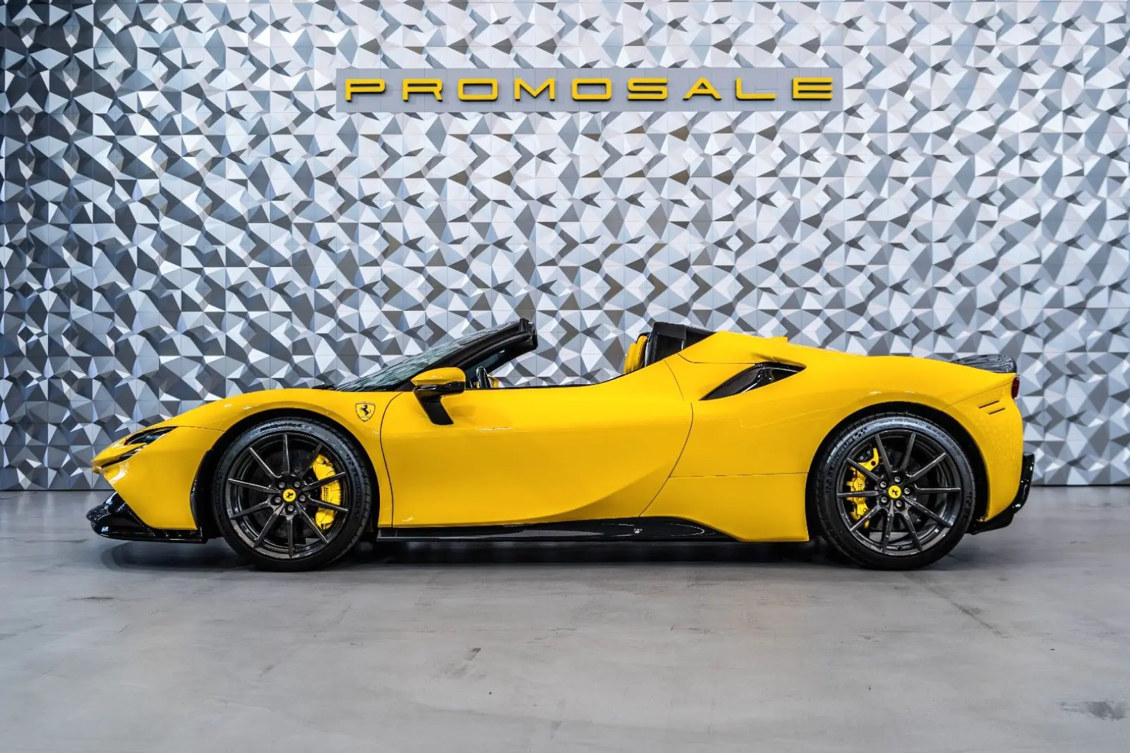 SF90 Spider Giallo Modena