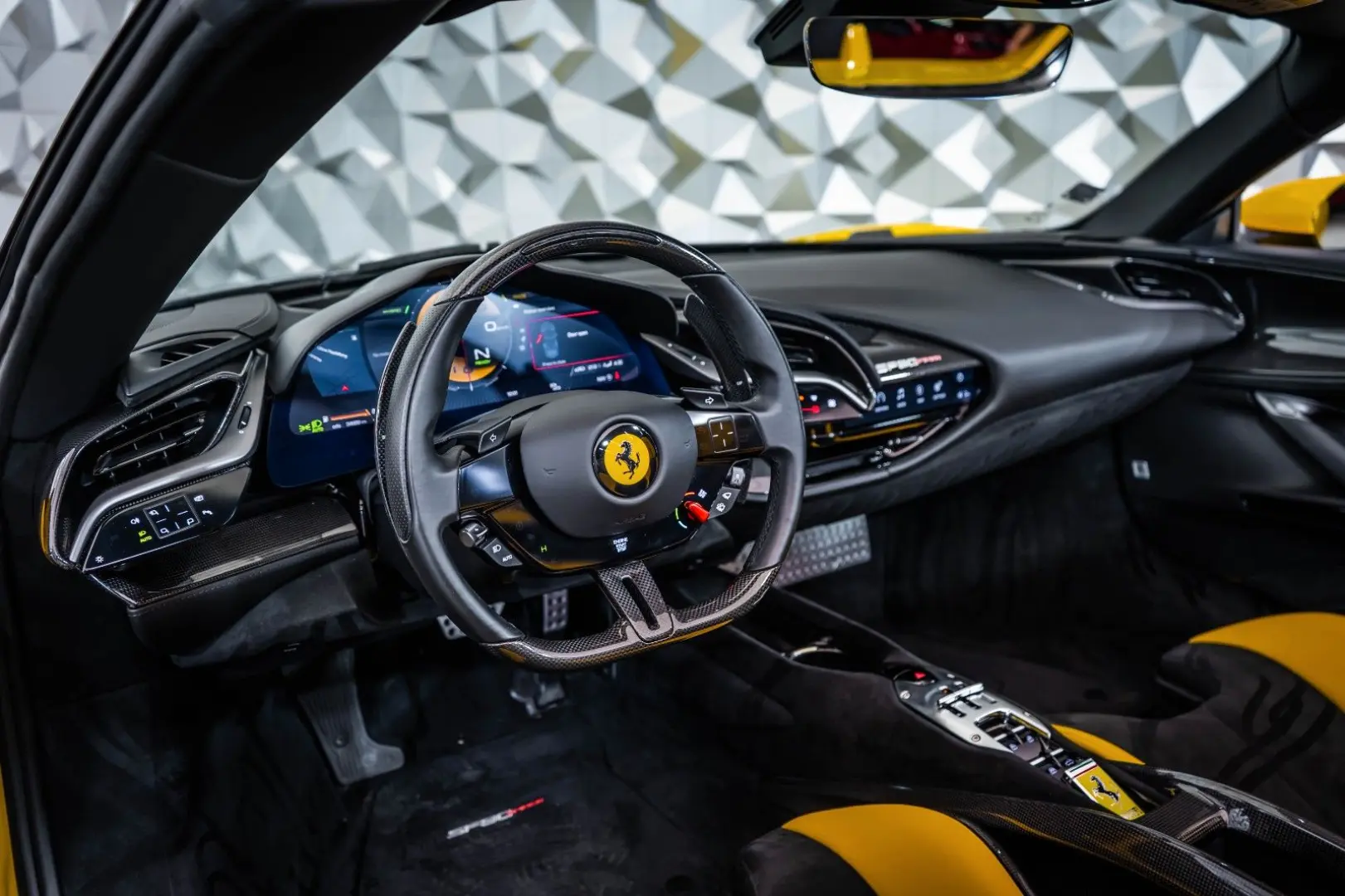 SF90 Spider Giallo Modena