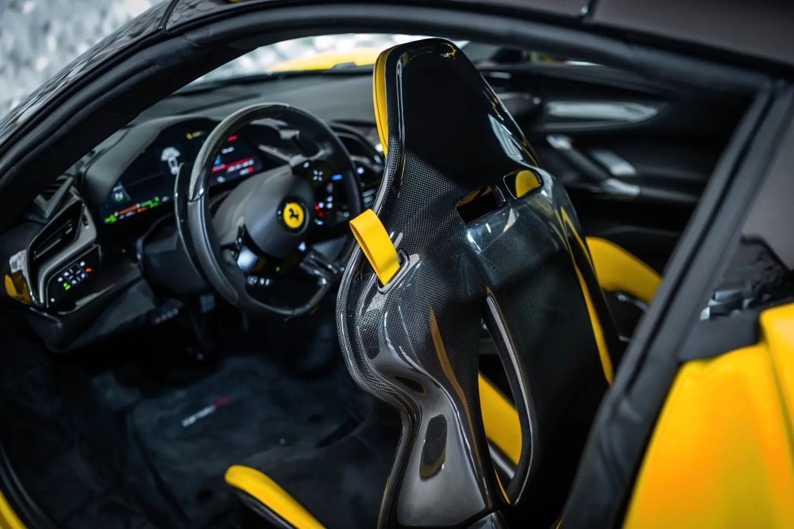 SF90 Spider Giallo Modena