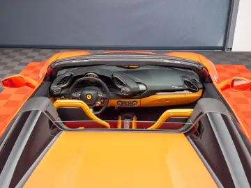 FERRARI 488 SPIDER