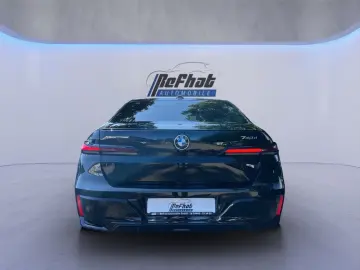 740d xDrive M Sport-Paket*PANO&SKY*LOUNGE*4D*AKT