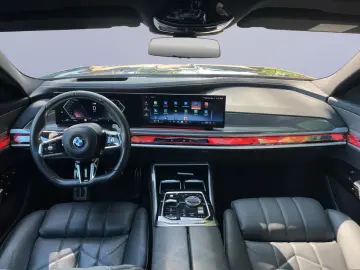 740d xDrive M Sport-Paket*PANO&SKY*LOUNGE*4D*AKT