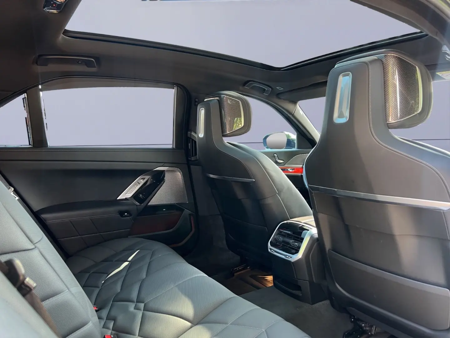 740d xDrive M Sport-Paket*PANO&SKY*LOUNGE*4D*AKT