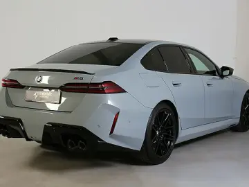 M5 G90 ACC B&W Carbon Pak. V-Max Sitzbelüf. LED