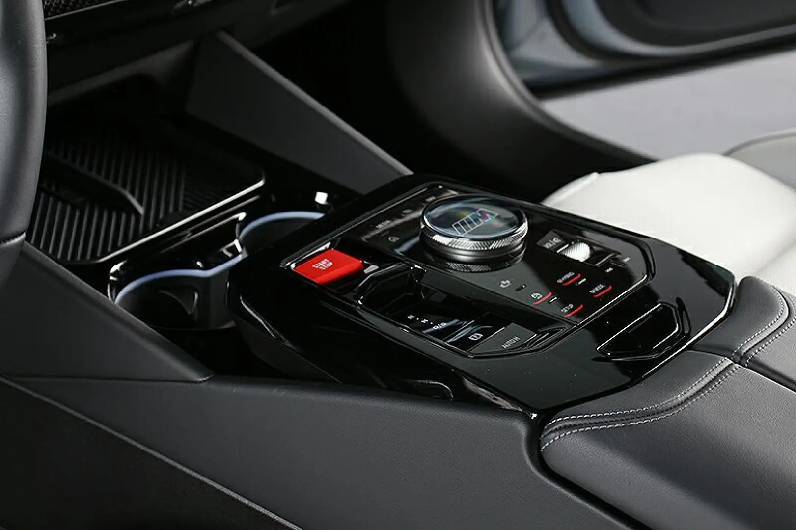 M5 G90 ACC B&W Carbon Pak. V-Max Sitzbelüf. LED
