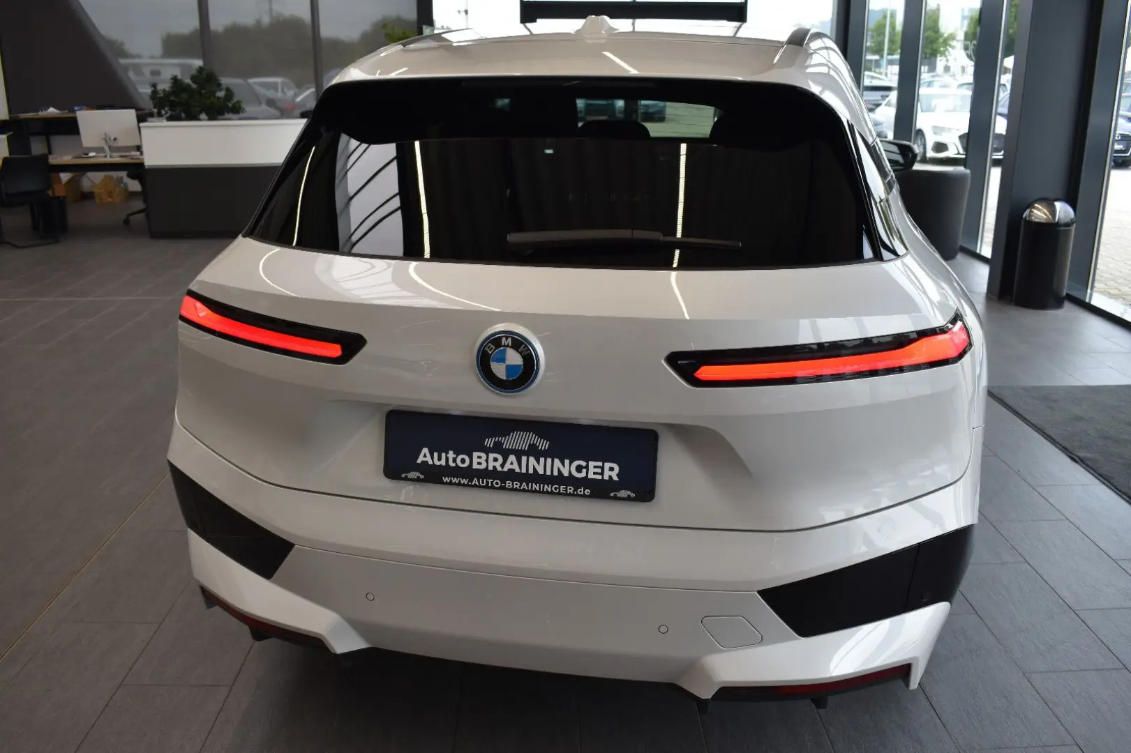 iX40 xDrive Sport Aut. LED~LiveCo~H&K~Leder~21