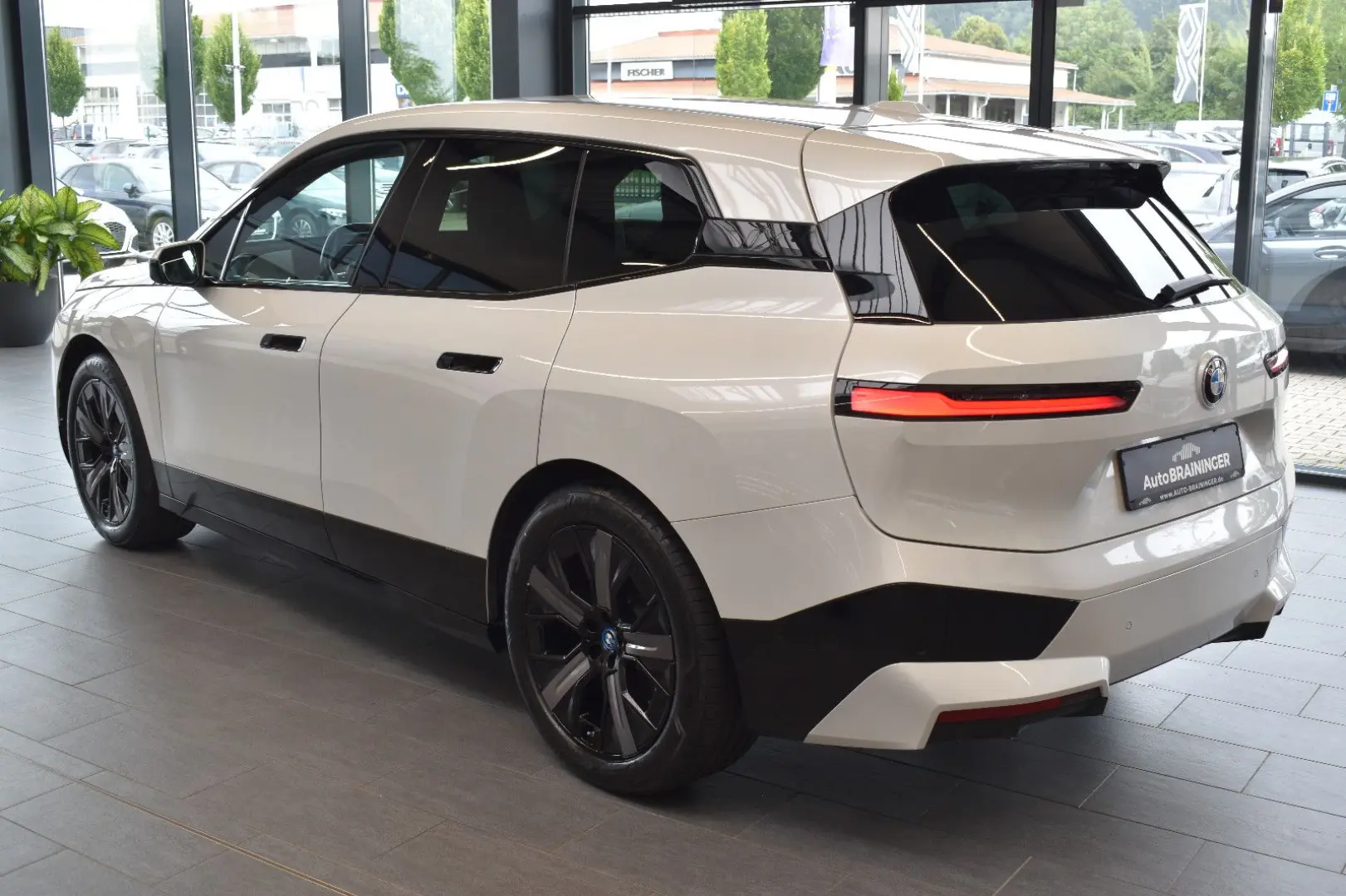 iX40 xDrive Sport Aut. LED~LiveCo~H&K~Leder~21