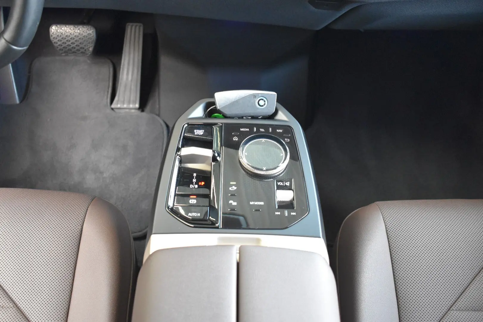 iX40 xDrive Sport Aut. LED~LiveCo~H&K~Leder~21
