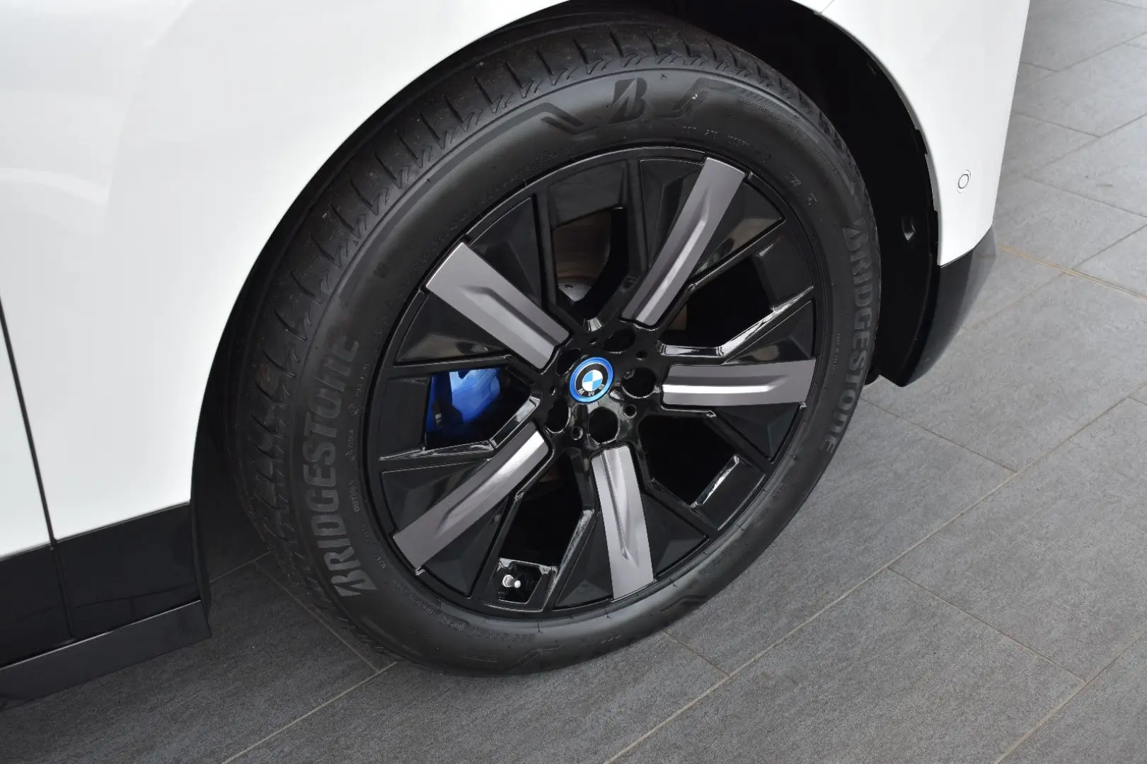 iX40 xDrive Sport Aut. LED~LiveCo~H&K~Leder~21