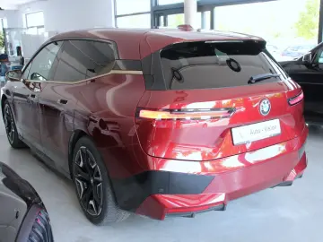 iX  xDrive40 Sportpaket *Laser*DrivAss+*ParkAss+