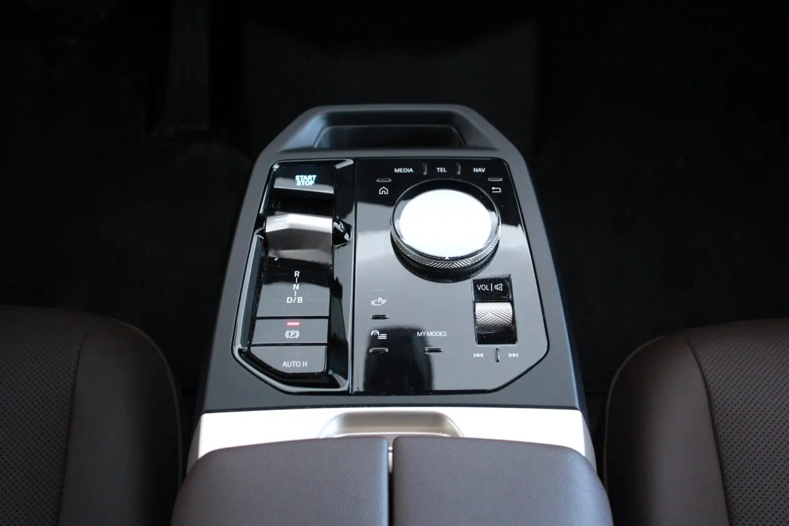 iX  xDrive40 Sportpaket *Laser*DrivAss+*ParkAss+