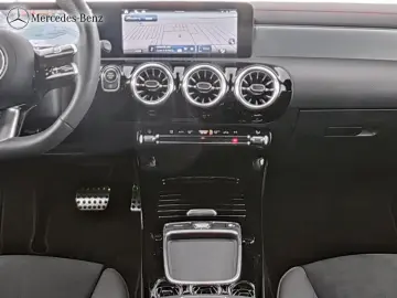 CLA 180 Coupé AMG Night+RüKam+LED+18+Keyless-Go