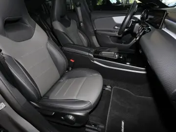 CLA 180 AMG BURMESTER+NIGHT PAKET+MBUX+LED+19
