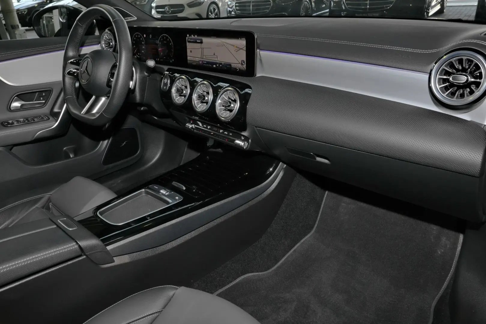 CLA 180 AMG BURMESTER+NIGHT PAKET+MBUX+LED+19