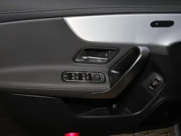 CLA 180 AMG BURMESTER+NIGHT PAKET+MBUX+LED+19