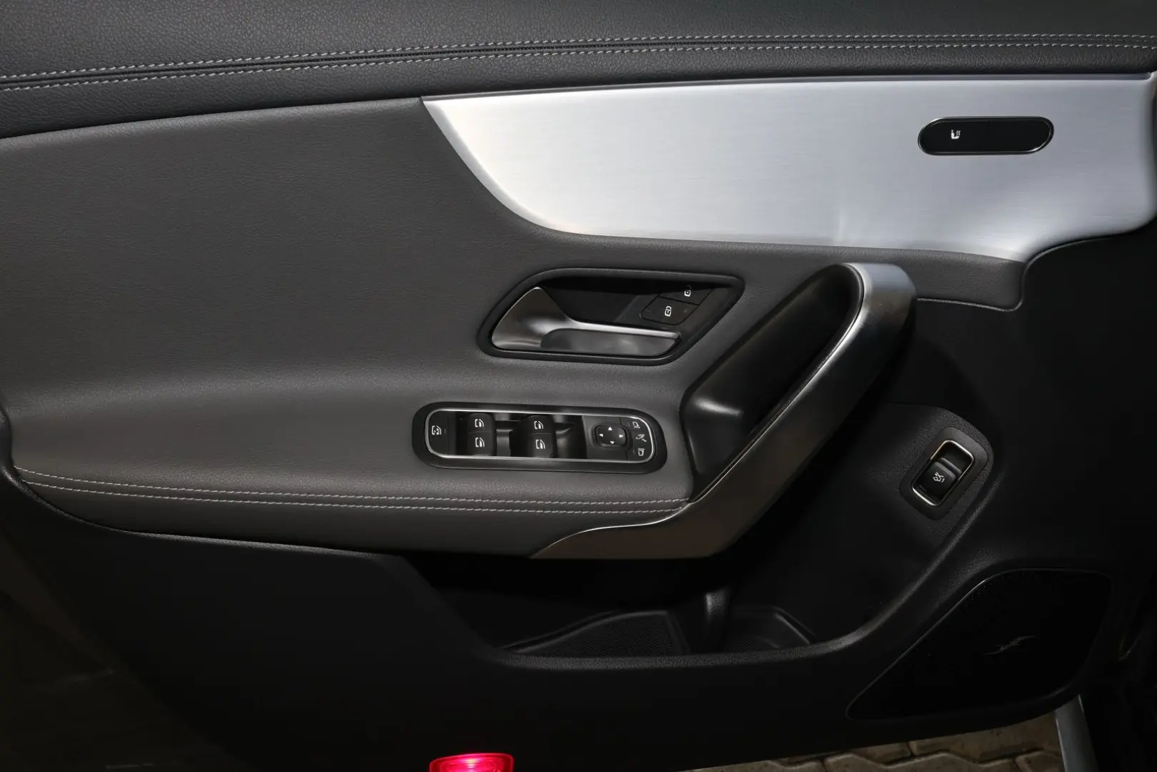 CLA 180 AMG BURMESTER+NIGHT PAKET+MBUX+LED+19