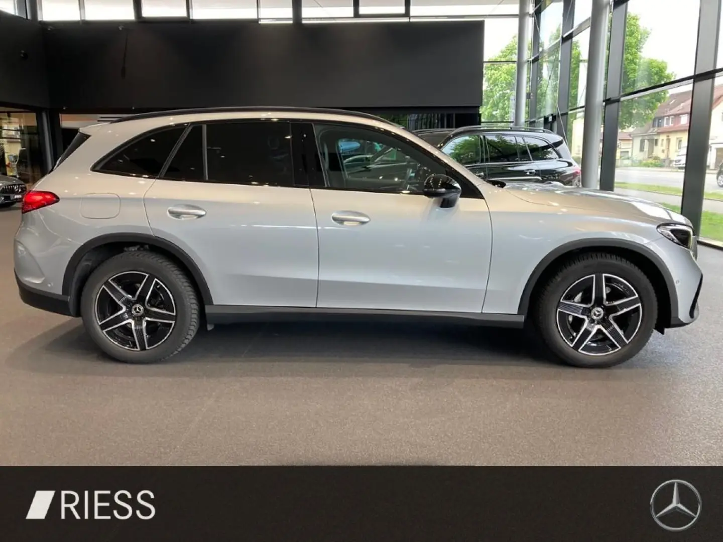 GLC 220 d 4M AMG AHK FAHRASSIST+ RFK NIGHT SPUR