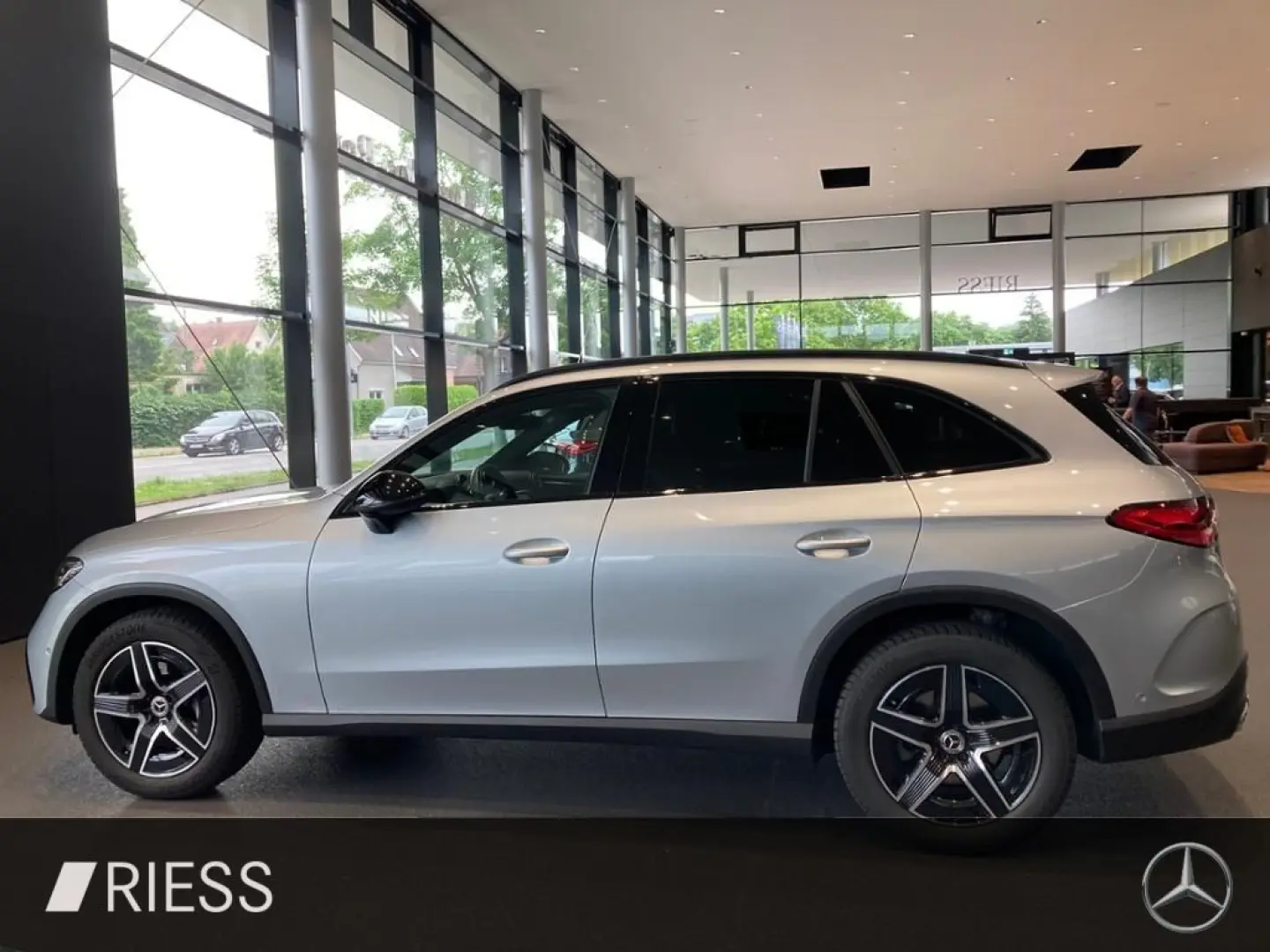 GLC 220 d 4M AMG AHK FAHRASSIST+ RFK NIGHT SPUR