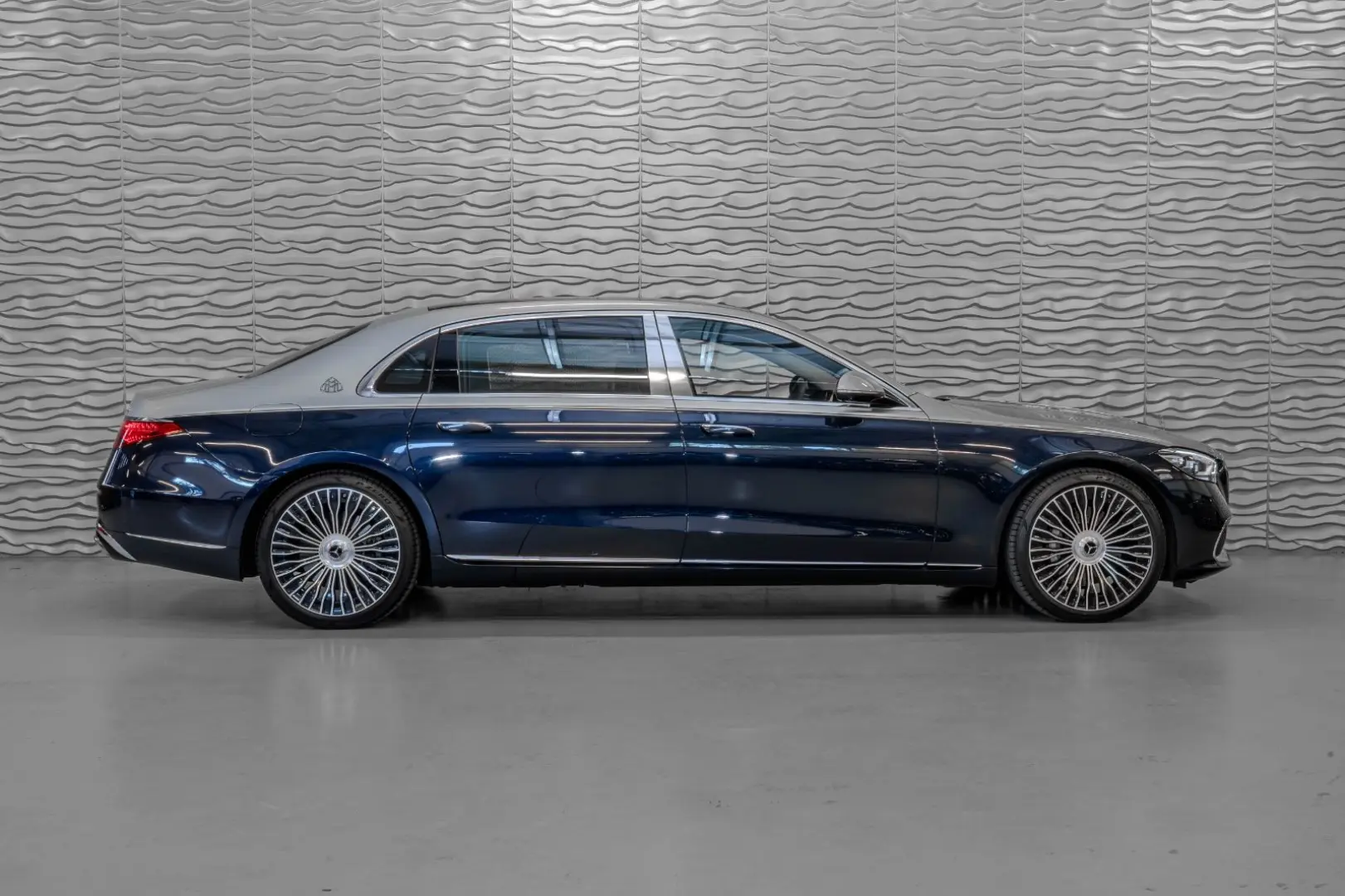 Maybach* EXCL.*First-Class*TV*DRIVE Pilot*BODY*
